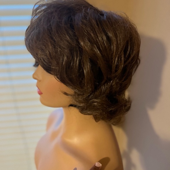 Brown Chic Synthetic Wig - Picture 4 of 7